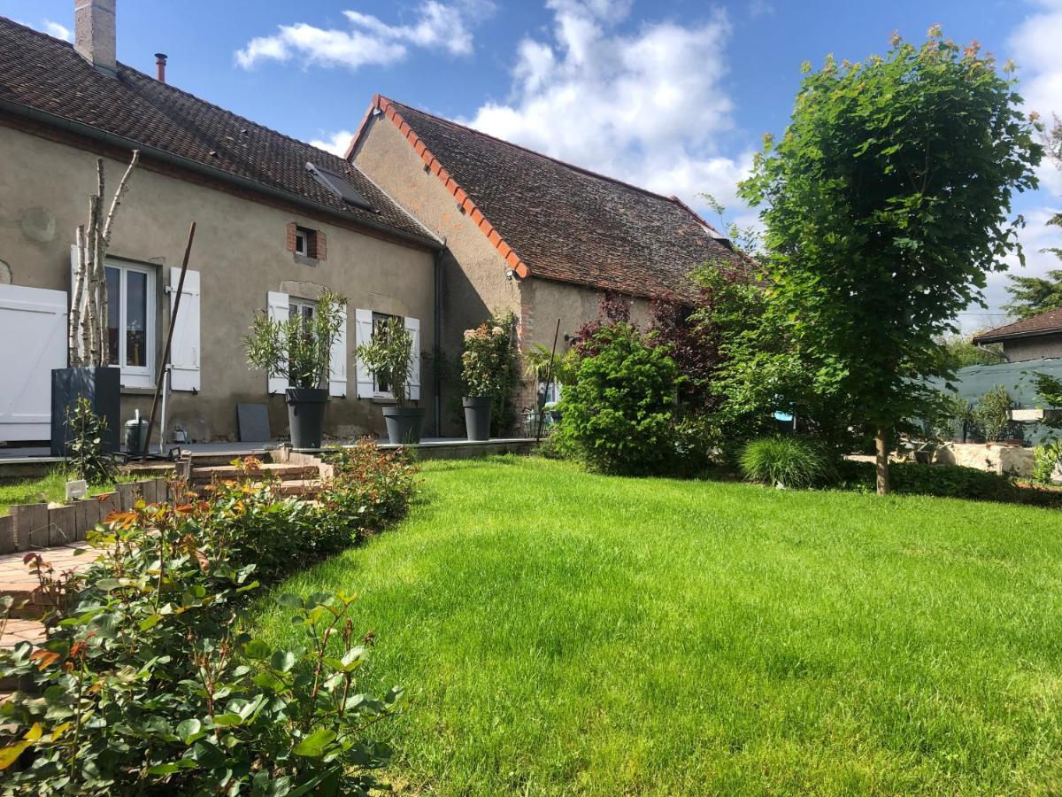 A 10Mn De Vichy Studio Dans Ancienne Etable 外观 照片