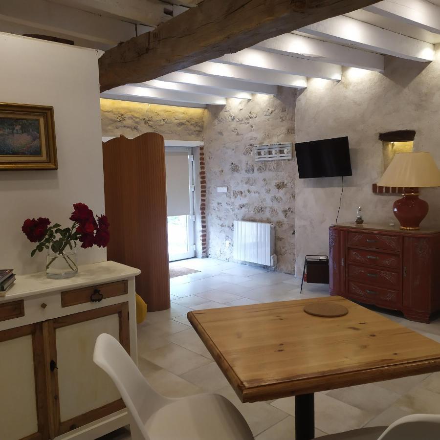 A 10Mn De Vichy Studio Dans Ancienne Etable 外观 照片