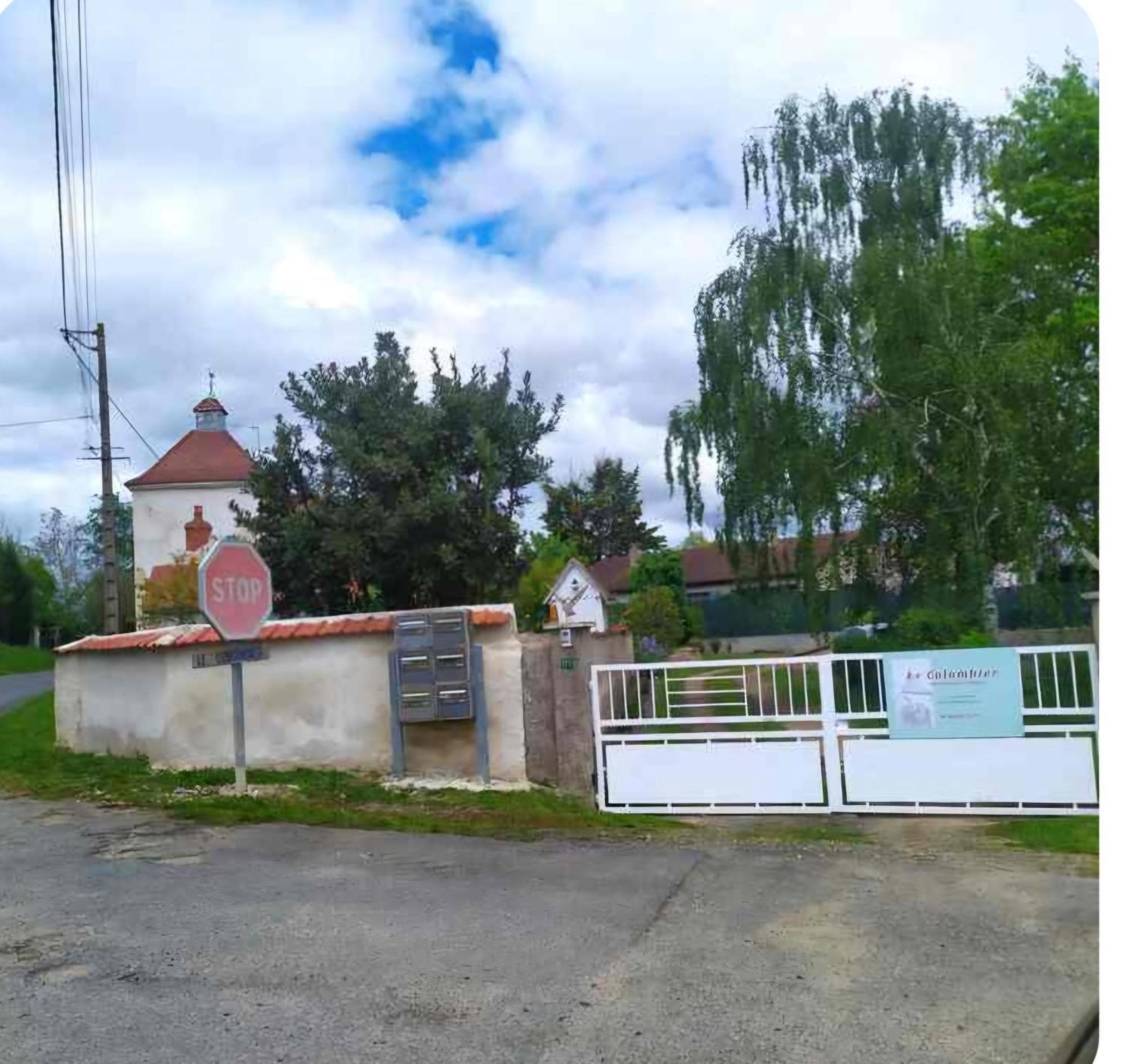 A 10Mn De Vichy Studio Dans Ancienne Etable 外观 照片